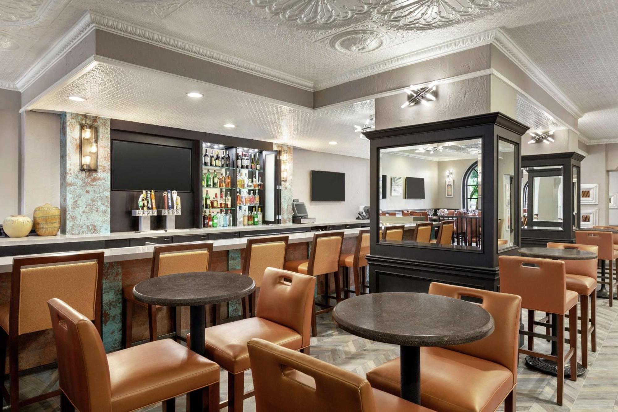Embassy Suites By Hilton Santa Ana Orange County Airport Экстерьер фото