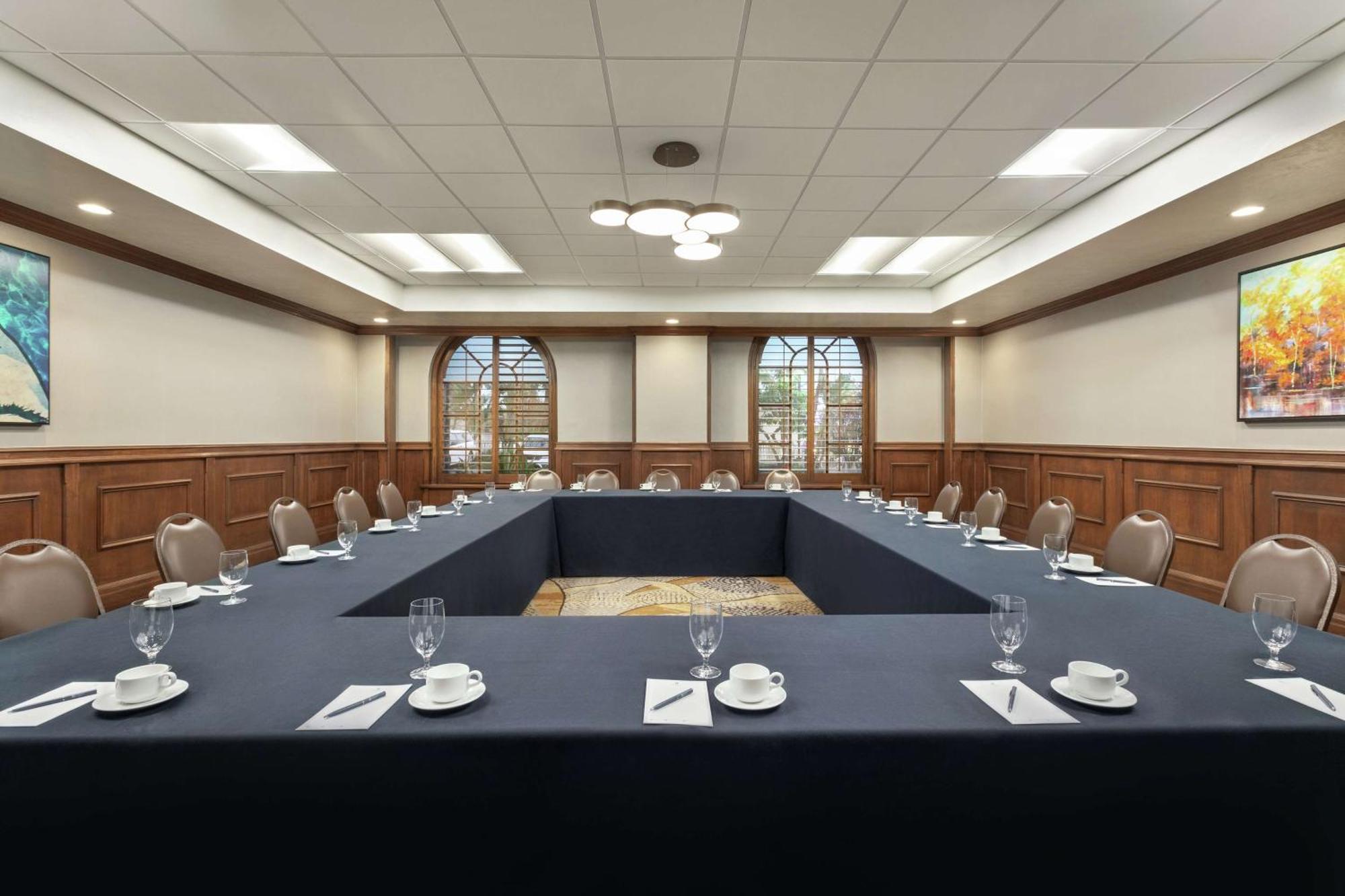 Embassy Suites By Hilton Santa Ana Orange County Airport Экстерьер фото